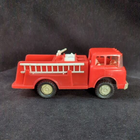 Vintage 1960s Gay Toys Red Plastic Toy Fire Truck Ladder Hoses - Picture 1 of 7